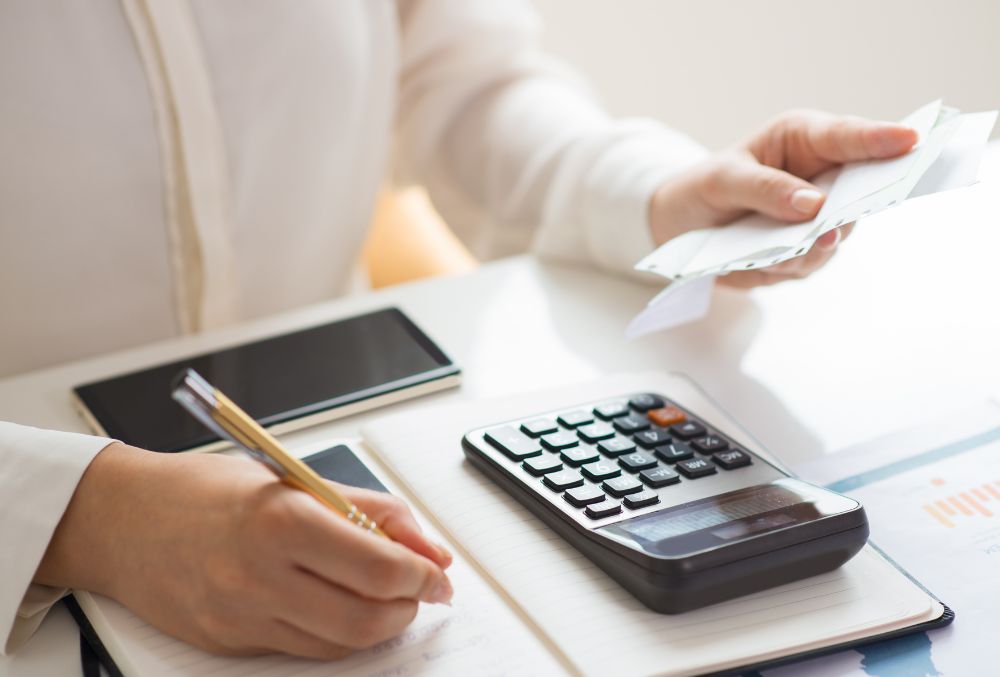 Calculating financial records to minimise costly accounting mistakes